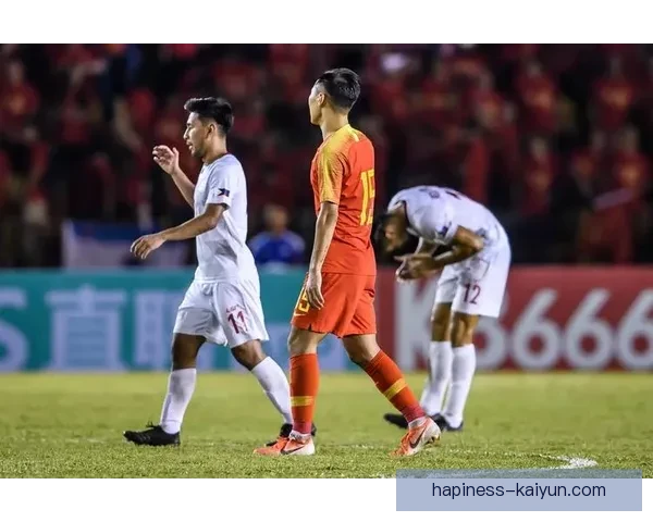 中国足球队迎战强敌,热身赛前瞻:关键球员伤情成焦点 中国足球队迎战强敌,热身赛前瞻:关键球员伤情成焦点